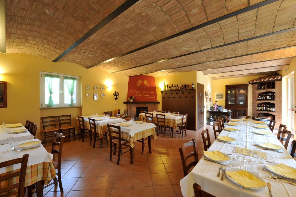 Agriturismo Cascina Varie Castagnito Dış mekan fotoğraf